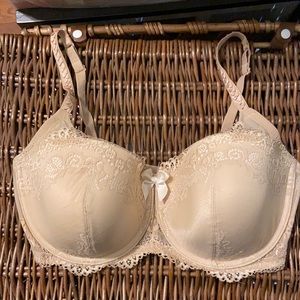 LAST CHANCE: DKNY lace bra